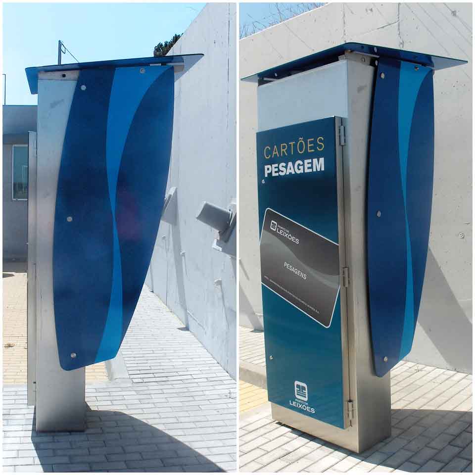 CONTROL AND MANAGEMENT OF ACCESSES WITH MULTIMEDIA KIOSKS