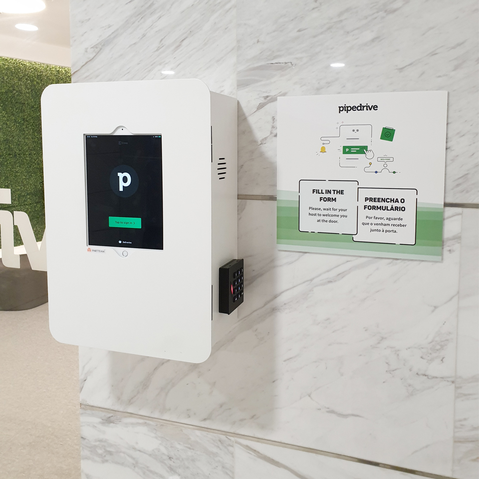INSTALLED KIOSK AT PIPEDRIVE IN LISBON