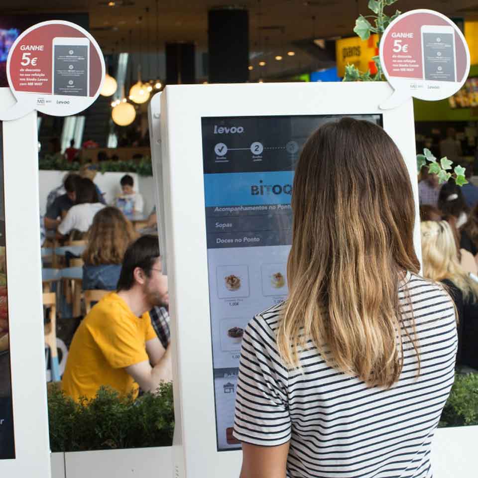 Self-service digital kiosks improve customer experience 4