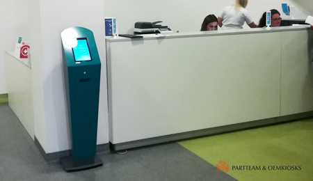 Fernando Pessoa University School Hospital invests in QMAGINE queue management and service systems