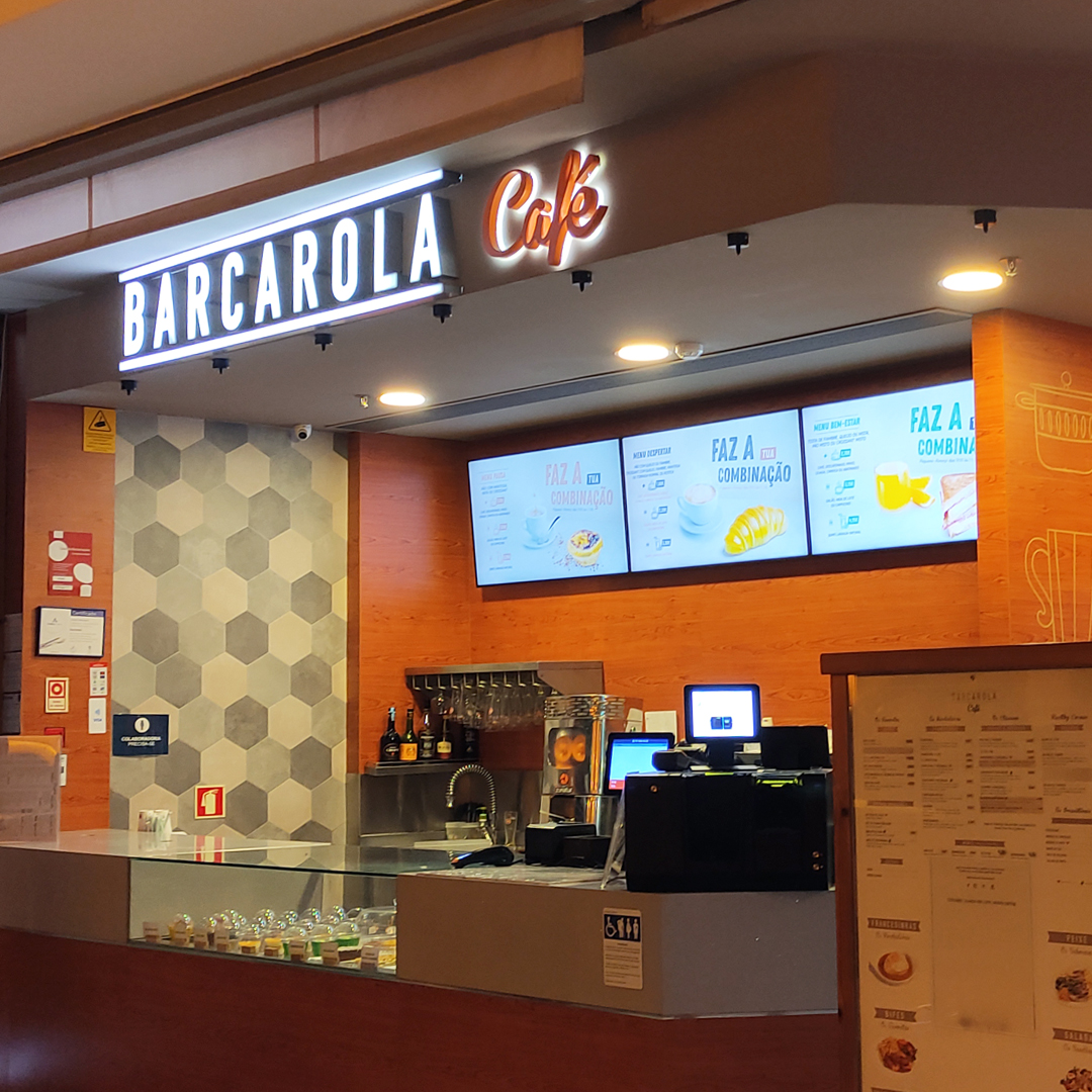 Barcarola allies itself to technology and streamlines its space with Menu Boards from PARTTEAM & OEMKIOSKS 4